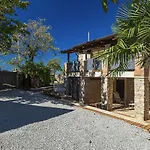 Casa Mira *
