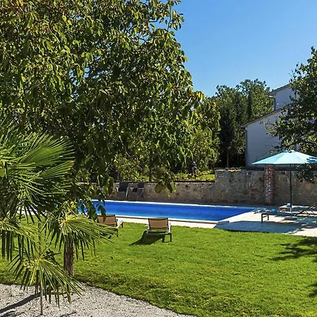 Semesterbostad Casa Mira *