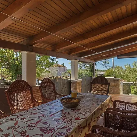 Casa Mira *
